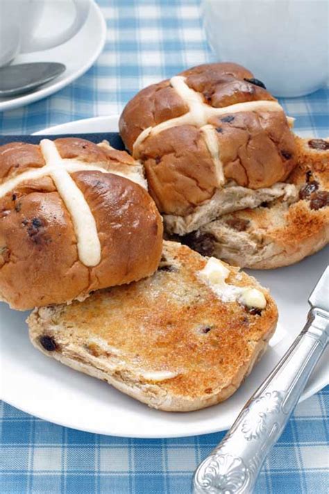Easter Hot Cross Buns A British Tradition Foodal