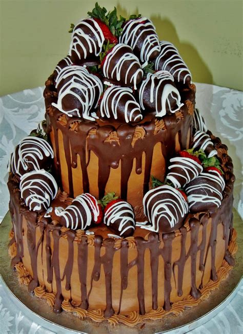 Tier Grooms Cake With Chocolate Dipped Strawberries Striped In White