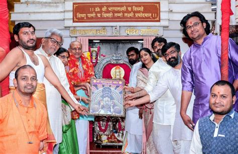 Telangana Governor Offers Prayers At Charminar Shri Bhagya Laxmi Temple