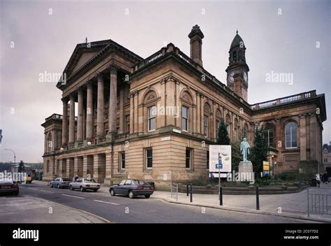 1996 Paisley Town Hall Central Scotland Uk Stock Photo Alamy