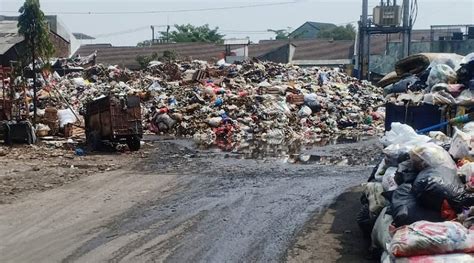 Visitizen Sampah Menggunung Lagi Pedagang Pasar Baleendah Bingung