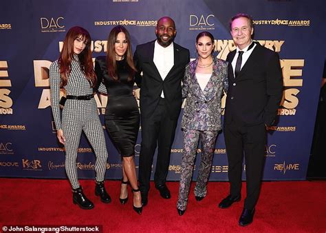 Bye Bye Blonde Jojo Siwa Debuts Bubblegum Pink Pixie Cut At The Industry Dance Awards In