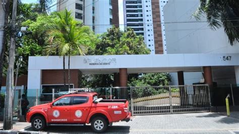 Horas Ap S A Morte De Trabalhadores Em Queda De Elevador Festa Foi