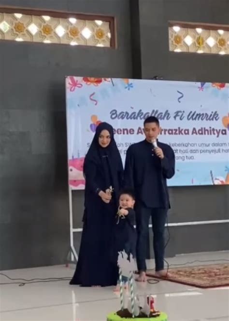 Sederhana Intip Momen Perayaan Ulang Tahun Anak Rezky Aditya Dan Citra