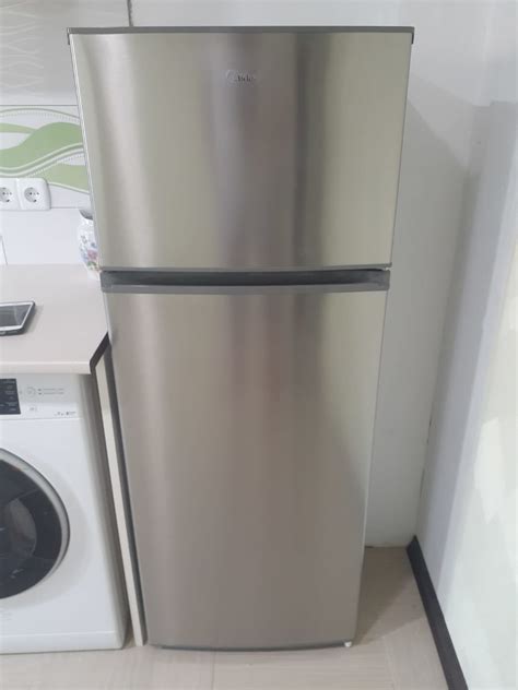 Frigider Midea