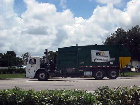 Wm Mack Le Mcneilus M Asl This Truck Is Owned By Waste M Flickr