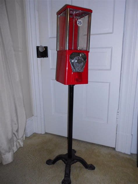 Vintage Eagle Gumball Vending Machine W Key And Original Cast Iron Stand