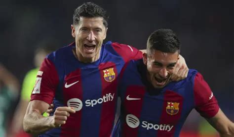 Lewandowski Double Rescues Barca Against Alaves Sevilla Hold Betis