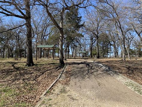 Site 04 Oak Navarro Mills Lake