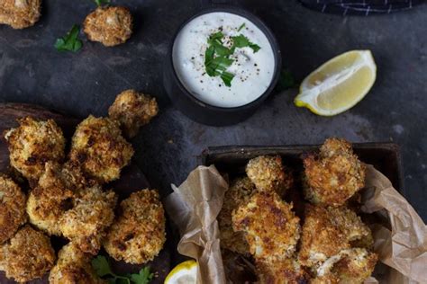 Knusprige Blumenkohl Nuggets Mit Fourme Dambert Blauschimmelk Se Dip