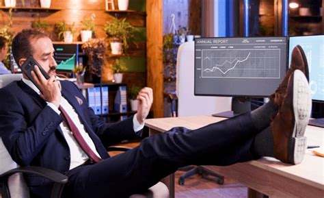 What are the Top Risk Factors for Beginner Traders?