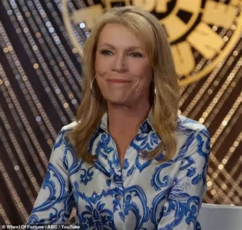 Wheel Of Fortunes Vanna White Tears Up In Emotional Farewell To Pat