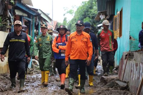 Banjir Bandang Di Pamengpeuk Pemkab Garut Tetapkan Tanggap Darurat Hari