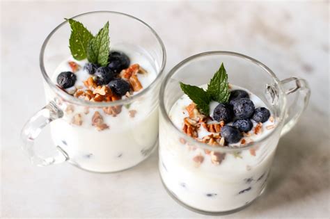 How to Make a Yogurt and Fruit Dessert: 9 Steps (with Pictures)