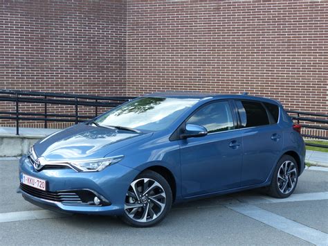 Essai vidéo Toyota Auris II restylée coup de neuf sur les moteurs