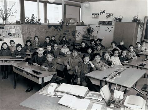 Photo De Classe Ce1 Ecole Du Champs De Mars De 1970 Ecole Champ De