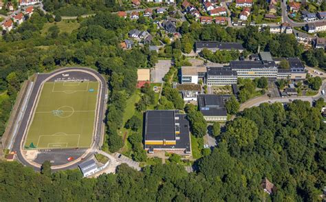 Ennepetal Aus Der Vogelperspektive Schulgel Nde Mit Sportplatz