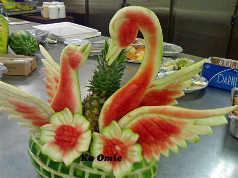 Diy fruit art watermelon peacock part 1 fruit vegetable carving lessons ...