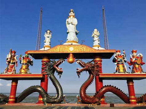 Sanggar Agung The Iconic Kuan Yin Temple In Surabaya By T Flickr