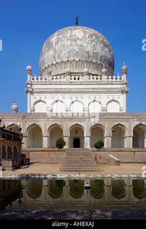 Tomb Of Muhammad Quli Qutb Shah Golconda Near Hyderabad India Stock