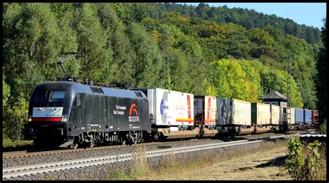 182 512 von TX Logistik mit Güterzug am 29 09 13 in Vollmerz