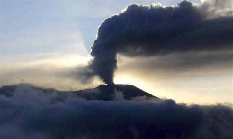 Suben a 22 los muertos por la erupción del volcán Marapi en Indonesia