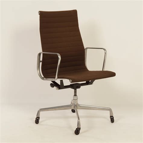 Herman Miller Eames Office Chair Ea Office Chair By Charles Ray