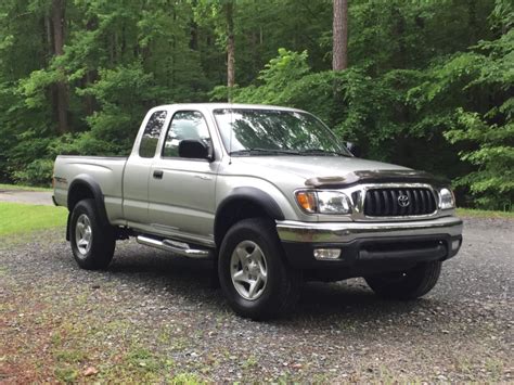 No Reserve 44k Mile 2004 Toyota Tacoma Sr5 V6 4x4 For Sale On Bat Auctions Sold For 18800