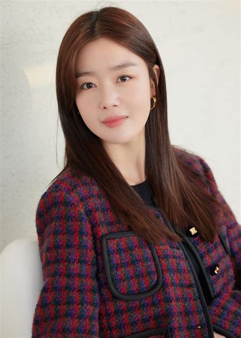 Han Sun Hwa Talks About Work Later Drink Now” Season Two Cursing