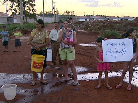 G Moradores Da Zona Oeste De Ribeir O Reclamam De Falta D Gua H