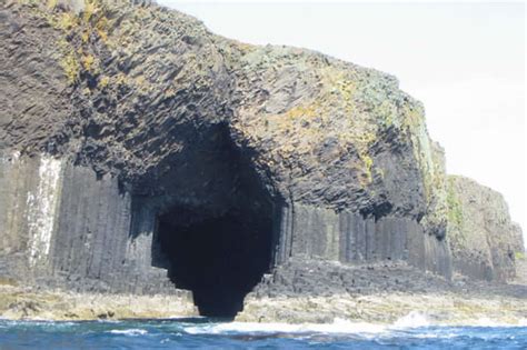 10 Famous Caves In The World For Every Kind Of Explorer