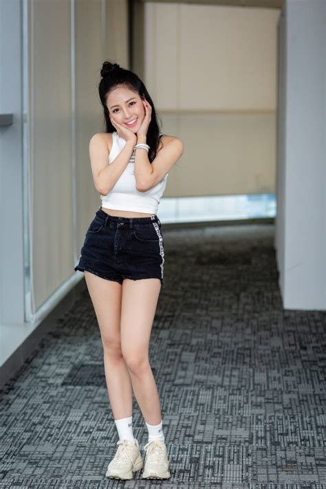 Hot girl World Cup làm MC cùng Cù Trọng Xoay sau tin đồn cặp đại gia Báo Dân trí