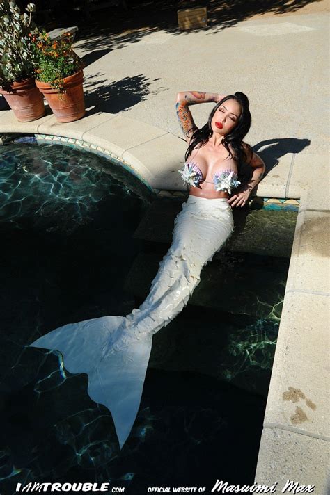 Babe Masuimi Max Dresses Up As A Mermaid For Halloween 12 Photos