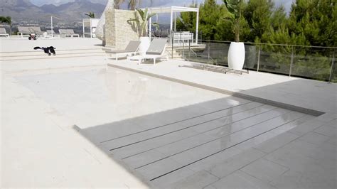 Piscina Con Suelo M Vil De Hydrofloors Youtube