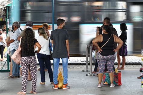 Em dia de suspensão da greve passageiros ainda sentem os efeitos da