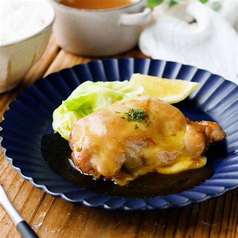 メインおかずに。鶏もも肉と豆腐のうま塩煮 Macaroni