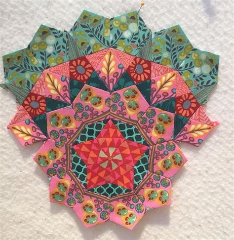 Stunning La Passacaglia English Paper Piecing Block English Paper Piecing Quilts Paper