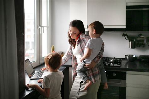 Inscrire La Réalité Des Familles Monoparentales à Lagenda Politique