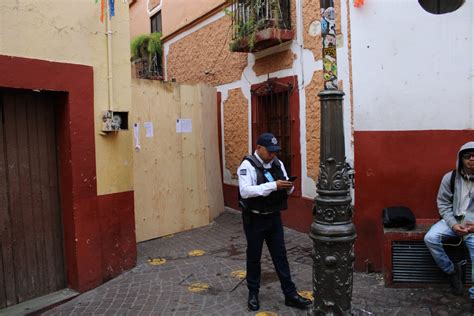 Callejón del Beso clausurado El Gobierno Municipal colocó vallas en