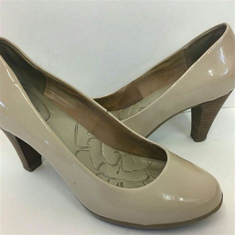 Pair Of Giani Bernini Nude Pumps Gem