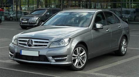 Mercedes Benz C 220 CDI BlueEfficiency Image 12