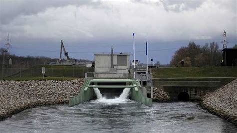 La Nouvelle Vague Des Microbarrages Les Echos