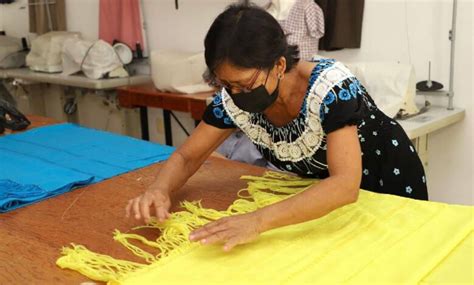 90 Adultos Mayores Participan En Los Cursos Y Talleres Del CDC El