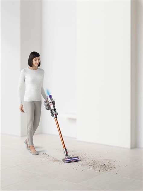 Dyson Cyclone V10™ Cord Free Vacuum Cleaner Features Dyson