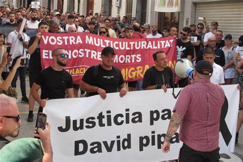 Manifestación de repulsa en Gata de Gorgos por el asesinato de David