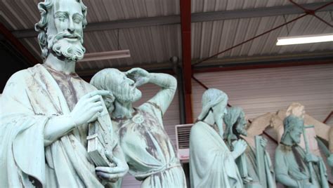 Video Les Statues Des 12 Apôtres De Notre Dame De Paris En Restauration à La Socra De