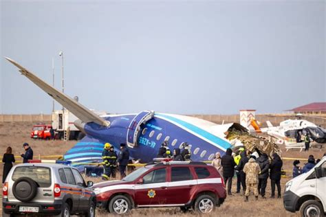 Hallan Las Cajas Negras Del Avión Azerbaiyano Siniestrado En Kazajistán