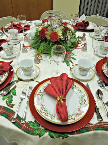 Christmas Table Settings