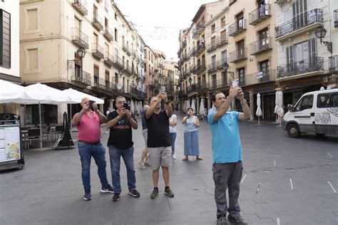 Tensi N Y Emoci N En El Montaje De La Columna Del Torico En Teruel Tras