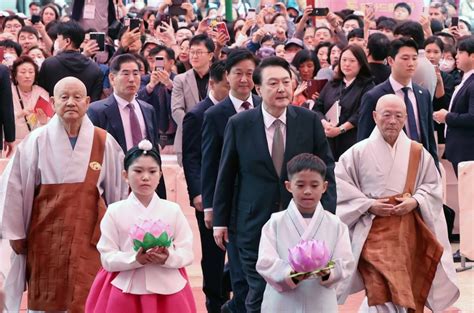 尹 불기 2568년 부처님오신날 봉축법요식 참석 네이트 뉴스